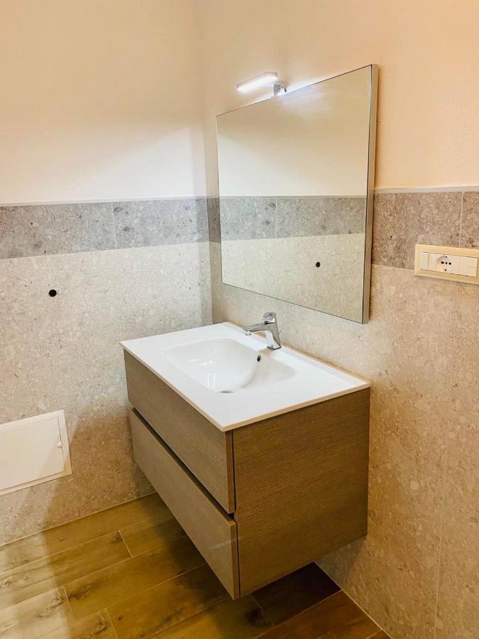 Apartamento Nuova Residenza Dei 7 Pini A Pochi Passi Dal Mare Porto Pino Exterior foto